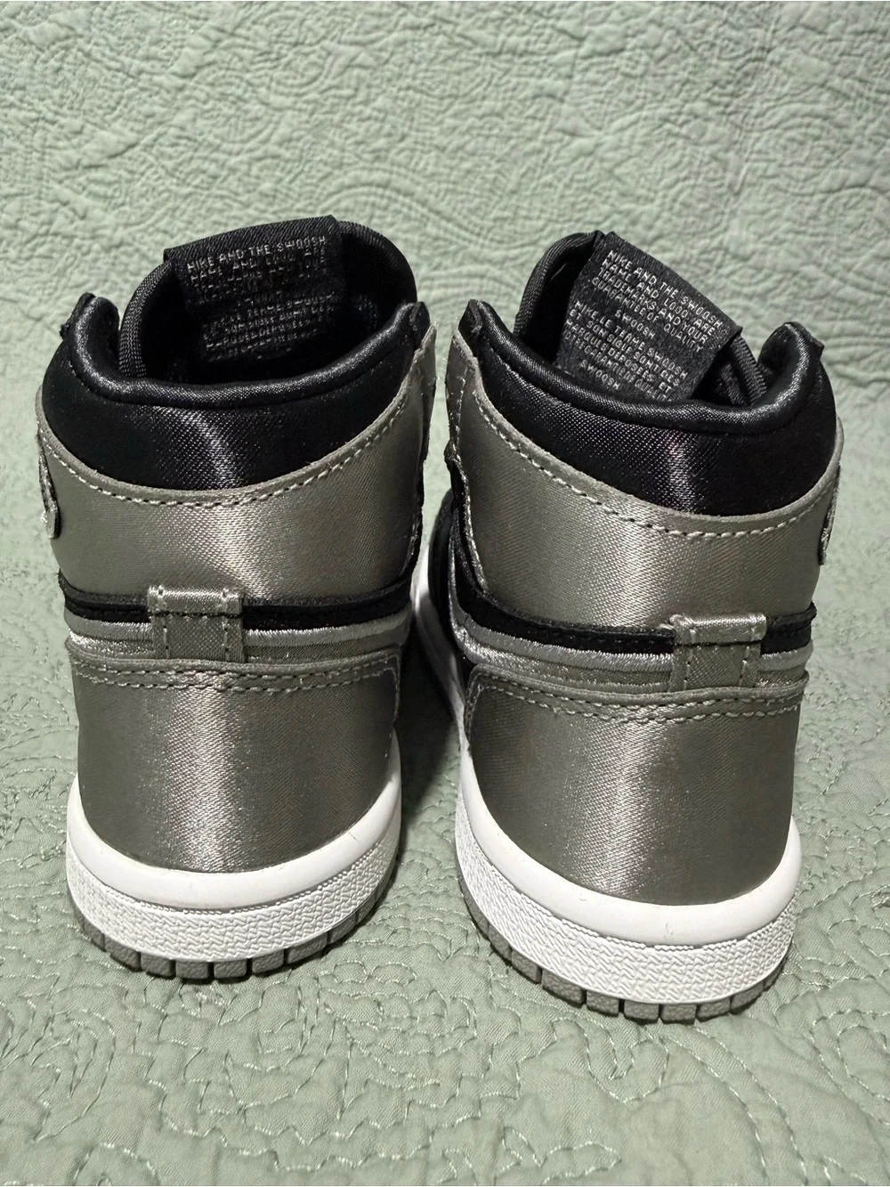 Nike Jordan 1 Retro High OG Size 7C